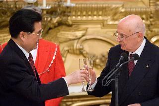 Il brindisi fra il Presidente Giorgio Napolitano e il Presidente della Repubblica Popolare Cinese Hu Jintao