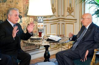 Il Presidente Giorgio Napolitano durante l'incontro con Alessandro Ortis, Presidente dell'Autorità per l'energia e gas