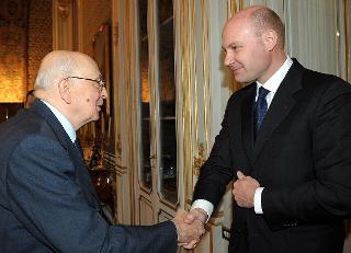 Il Presidente Giorgio Napolitano accoglie Federico Vecchioni, Presidente della Confederazione Generale dell'Agricoltura Italiana.