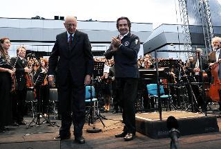 Il Presidente Giorgio Napolitano con il Maestro Riccardo Muti al Concerto " Campi sonori - prologo della rinascita"