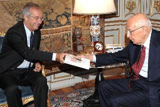 Il Presidente Giorgio Napolitano con Walter Veltroni autore del libro "Noi"