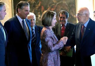 Il Presidente Giorgio Napolitano con Nancy Pelosi, il marito Paul e l'Ambasciatore Thorne in occasione dell'incontro al Quirinale