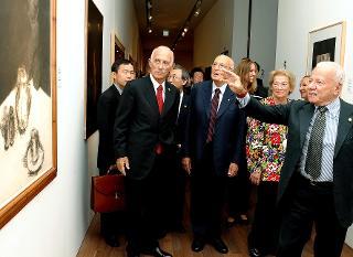 Il Presidente Giorgio Napolitano con la Signora Clio, visita la Mostra illustrata dal curatore Achille Bonito Oliva e Walter Rossi