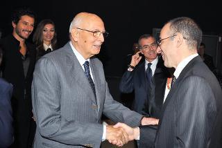 Il Presidente Giorgio Napolitano saluta Giuseppe Tornatore, regista del film "Baarìa - La porta del vento"