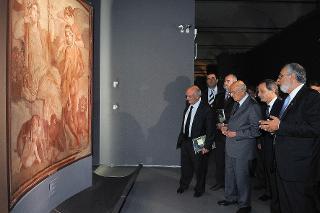 Il Presidente Giorgio Napolitano durante la visita alla Mostra &quot;La pittura di un Impero&quot;