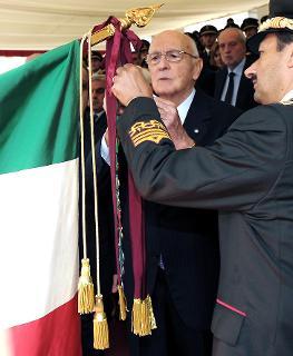 Il Presidente Giorgio Napolitano conferisce la Medaglia d'Oro al Valor Civile ed al Merito Civile alla Bandiera del Corpo Nazionale dei Vigili del Fuoco nel 70°anniversario di fondazione
