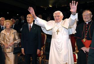 Il Presidente Napolitano, il Papa Benedetto XVI ed il Cardinale Kasper al concerto &quot;Giovani contro la Guerra&quot;