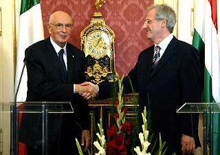 I Presidenti della Republica Italiana e Ungherese,Giorgio Napolitano e Lazlò Solyom, al termine delle comunicazioni alla stampa.