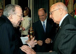 Il Presidente Giorgio Napolitano con Giulio Andreotti, Senatore a Vita, che ha ricevuto il &quot;Premio Saint Vincent di Giornalimo - 60 anni&quot;