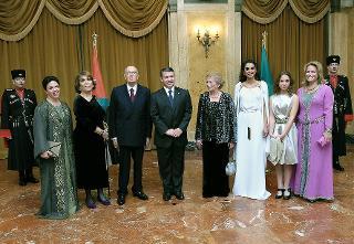 Il Presidente Giorgio Napolitano con la moglie Clio e L.L. Maestà il Re e la Regina del Regno Hashemita di Giordania durante il pranzo di restituzione.