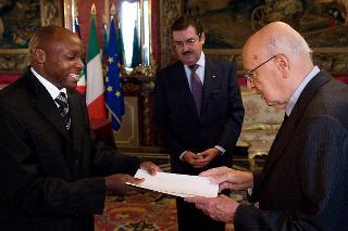 Il Presidente Giorgio Napolitano riceve le Lettere Credenziali da S.E. Denis Banshimiyubusa, Ambasciatore della Repubblica del Burundi