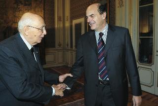Il Presidente Giorgio Napolitano accoglie Pierluigi Bersani