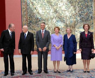 I tre Capi di Stato, Re Juan Carlos, Giorgio Napolitano e Anibal Cavaco Silva con rispettive Consorti, al termine della Sessione Plenaria dei lavori del V incontro Cotec Europa