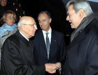 Il Presidente Giorgio Napolitano accolto dal Ministro di Stato, Nassib Lahoud, all'Aeroporto internazionale Rafic Hariri