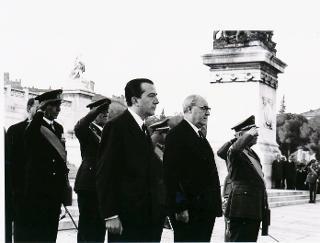Deposizione di una corona di alloro al Sacello del Milite Ignoto all'Altare della Patria da parte del Capo dello Stato