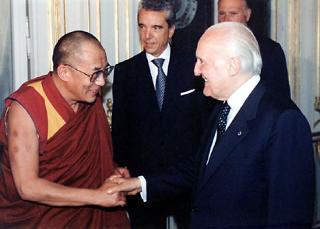 Il Presidente Scalfaro incontra il Dalai Lama al Quirinale