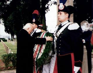 Visita del Presidente della Repubblica Oscar Luigi Scalfaro al Cimitero Italiano ad Addis Abeba