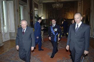Il Presidente della Repubblica incontra il Capitano di Vascello Franco Cisternino e il Contrammiraglio Roberto Oronzo Frascaro, rispettivamente Direttore dell'Ufficio di Segreteria del Consiglio supremo di difesa uscente ed entrante