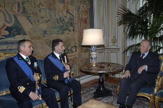 Il Presidente della Repubblica incontra il Capitano di Vascello Franco Cisternino e il Contrammiraglio Roberto Oronzo Frascaro, rispettivamente Direttore dell'Ufficio di Segreteria del Consiglio supremo di difesa uscente ed entrante