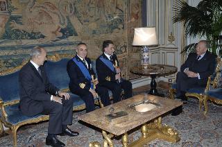 Il Presidente della Repubblica incontra il Capitano di Vascello Franco Cisternino e il Contrammiraglio Roberto Oronzo Frascaro, rispettivamente Direttore dell'Ufficio di Segreteria del Consiglio supremo di difesa uscente ed entrante