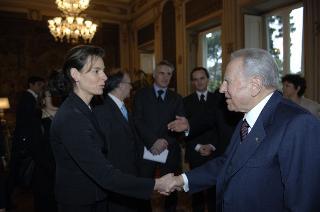 Il Presidente della Repubblica riceve Paolo Terribile, Presidente del Club dei Distretti Italiani, con una delegazione dell'Associazione: per presentare la "Guida ai Distretti Italiani 2005-2006"