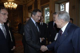 Il Presidente della Repubblica riceve Paolo Terribile, Presidente del Club dei Distretti Italiani, con una delegazione dell'Associazione: per presentare la "Guida ai Distretti Italiani 2005-2006"
