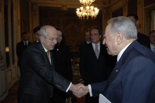 Il Presidente della Repubblica riceve Paolo Terribile, Presidente del Club dei Distretti Italiani, con una delegazione dell'Associazione: per presentare la "Guida ai Distretti Italiani 2005-2006"