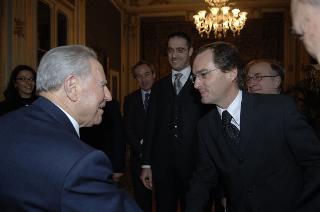 Il Presidente della Repubblica riceve Paolo Terribile, Presidente del Club dei Distretti Italiani, con una delegazione dell'Associazione: per presentare la "Guida ai Distretti Italiani 2005-2006"