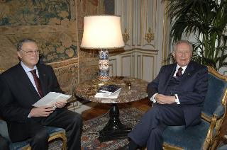 Il Presidente della Repubblica riceve Paolo Terribile, Presidente del Club dei Distretti Italiani, con una delegazione dell'Associazione: per presentare la "Guida ai Distretti Italiani 2005-2006"
