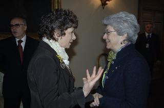 Incontro del Presidente della Repubblica con le donne insignite di onorificenze OMRI, distintesi nella cultura, nella scienza e nel sociale, in occasione della "Festa della Donna 2006"