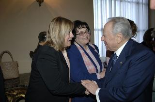 Incontro del Presidente della Repubblica con le donne insignite di onorificenze OMRI, distintesi nella cultura, nella scienza e nel sociale, in occasione della "Festa della Donna 2006"