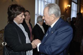 Incontro del Presidente della Repubblica con le donne insignite di onorificenze OMRI, distintesi nella cultura, nella scienza e nel sociale, in occasione della "Festa della Donna 2006"