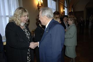 Incontro del Presidente della Repubblica con le donne insignite di onorificenze OMRI, distintesi nella cultura, nella scienza e nel sociale, in occasione della "Festa della Donna 2006"