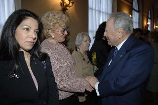 Incontro del Presidente della Repubblica con le donne insignite di onorificenze OMRI, distintesi nella cultura, nella scienza e nel sociale, in occasione della "Festa della Donna 2006"