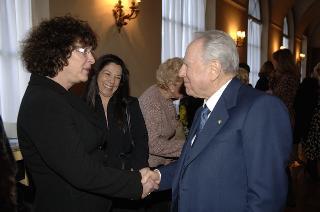 Incontro del Presidente della Repubblica con le donne insignite di onorificenze OMRI, distintesi nella cultura, nella scienza e nel sociale, in occasione della "Festa della Donna 2006"