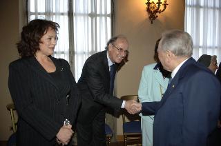 Incontro del Presidente della Repubblica con le donne insignite di onorificenze OMRI, distintesi nella cultura, nella scienza e nel sociale, in occasione della "Festa della Donna 2006"