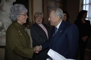 Incontro del Presidente della Repubblica con le donne insignite di onorificenze OMRI, distintesi nella cultura, nella scienza e nel sociale, in occasione della "Festa della Donna 2006"