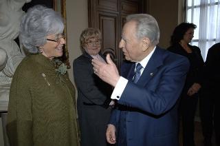 Incontro del Presidente della Repubblica con le donne insignite di onorificenze OMRI, distintesi nella cultura, nella scienza e nel sociale, in occasione della "Festa della Donna 2006"