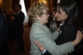 Incontro del Presidente della Repubblica con le donne insignite di onorificenze OMRI, distintesi nella cultura, nella scienza e nel sociale, in occasione della "Festa della Donna 2006"