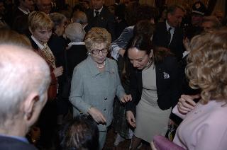 Incontro del Presidente della Repubblica con le donne insignite di onorificenze OMRI, distintesi nella cultura, nella scienza e nel sociale, in occasione della "Festa della Donna 2006"