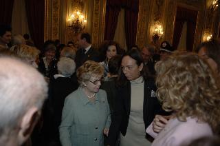 Incontro del Presidente della Repubblica con le donne insignite di onorificenze OMRI, distintesi nella cultura, nella scienza e nel sociale, in occasione della "Festa della Donna 2006"
