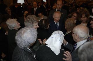 Incontro del Presidente della Repubblica con le donne insignite di onorificenze OMRI, distintesi nella cultura, nella scienza e nel sociale, in occasione della "Festa della Donna 2006"