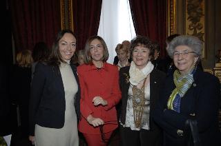 Incontro del Presidente della Repubblica con le donne insignite di onorificenze OMRI, distintesi nella cultura, nella scienza e nel sociale, in occasione della "Festa della Donna 2006"