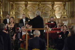 Concerto per il 250° anniversario della nascita di Wolfgang Amadeus Mozart, eseguito dall'Orchestra del Teatro dell'Opera di Roma, diretta dal M° Gianluigi Gelmetti, in occasione del 61° Anniversario della Liberazione