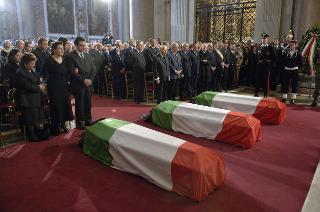 Intervento del Presidente della Repubblica ai funerali solenni del Capitano dell'Esercito Nicola Ciardelli e dei Marescialli dell'Arma dei Carabinieri Franco Lattanzio e Carlo De Trizio, Caduti a Nassiriya in Iraq