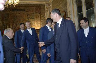Il Presidente della Repubblica, Carlo Azeglio Ciampi, saluta i commessi di anticamera
