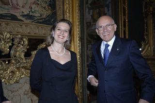 Il Presidente della Repubblica, al termine del settennato, cena con il Segretario generale ed i più stretti collaboratori