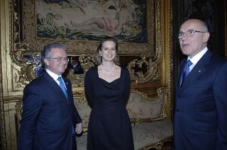 Il Presidente della Repubblica, al termine del settennato, cena con il Segretario generale ed i più stretti collaboratori