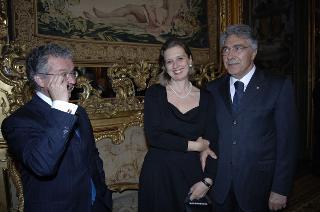 Il Presidente della Repubblica, al termine del settennato, cena con il Segretario generale ed i più stretti collaboratori