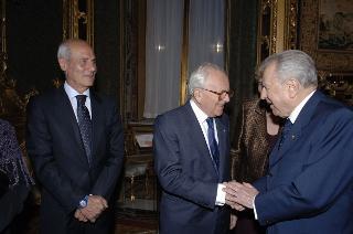 Il Presidente della Repubblica, al termine del settennato, cena con il Segretario generale ed i più stretti collaboratori